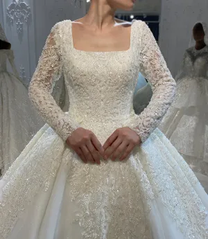 AM601 Long Sleeve Lace Appliques Ball Gown Wedding Dress