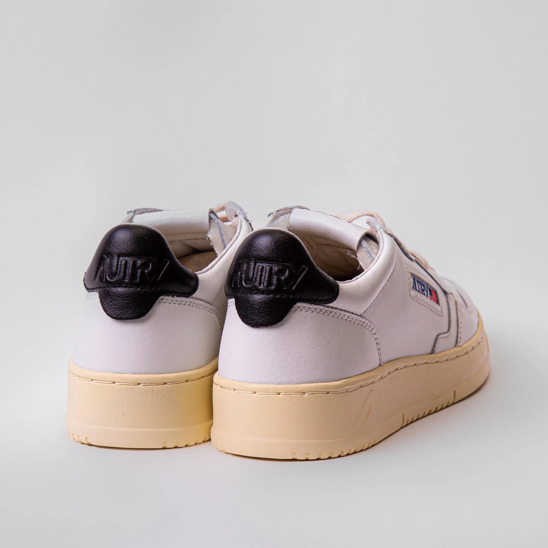 AUTRY SNEAKERS MEDALIST LOW AULM-LL 22