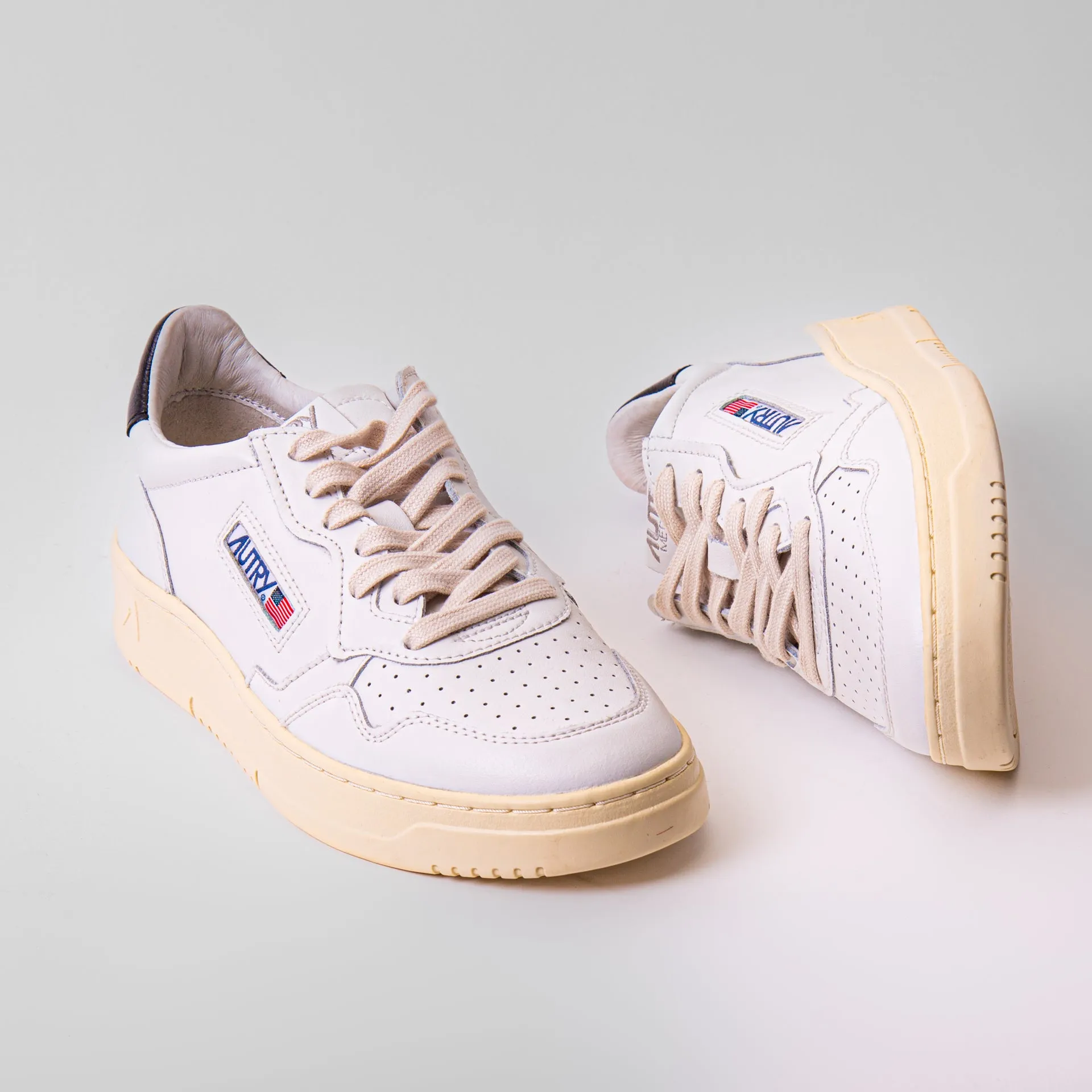 AUTRY SNEAKERS MEDALIST LOW AULM-LL 22