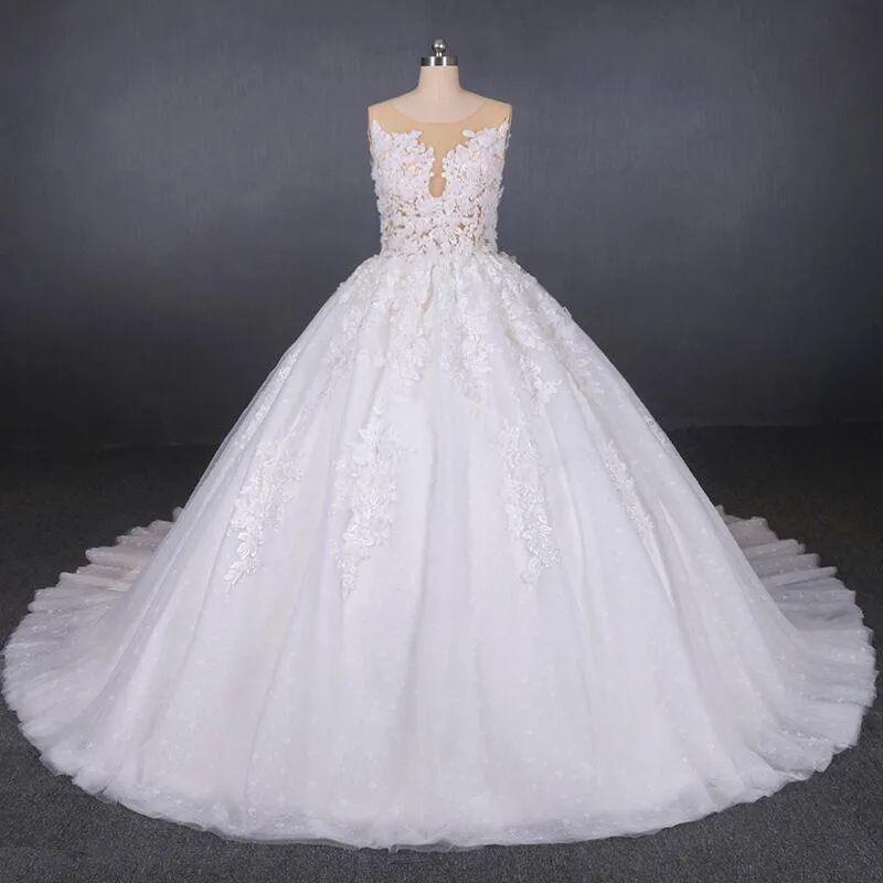 Ball Gown Sheer Neck Sleeveless White Wedding Dress Lace Appliqued Bridal Dress N2297