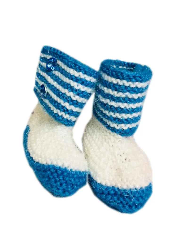 Beautifull Handmade woolen shoes for baby boys white and blue color for 12-24M