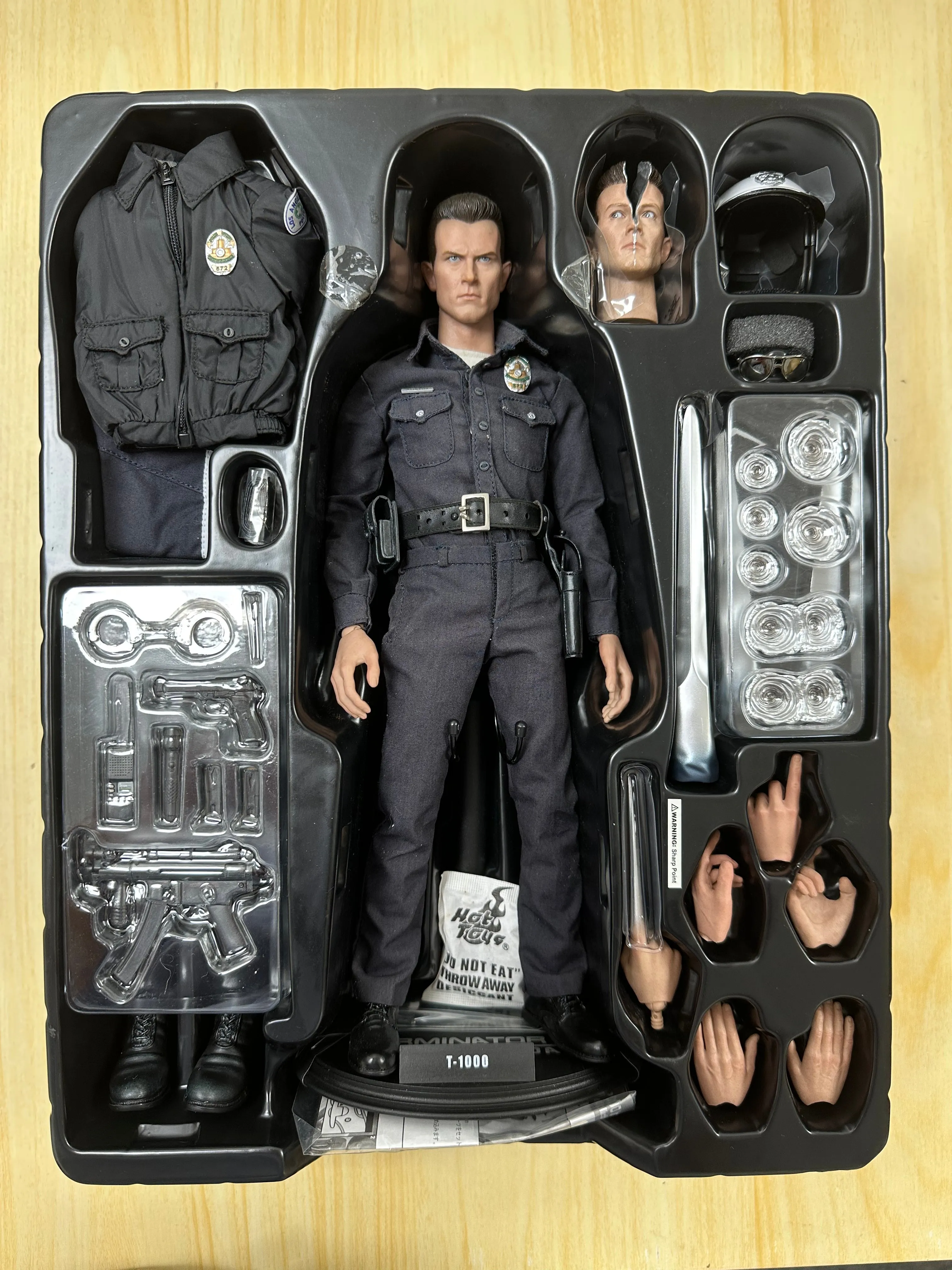 Hottoys Hot Toys 1/6 Scale MMS129 MMS 129 Terminator 2 Judgment Day - T1000 T-1000 Action Figure USED