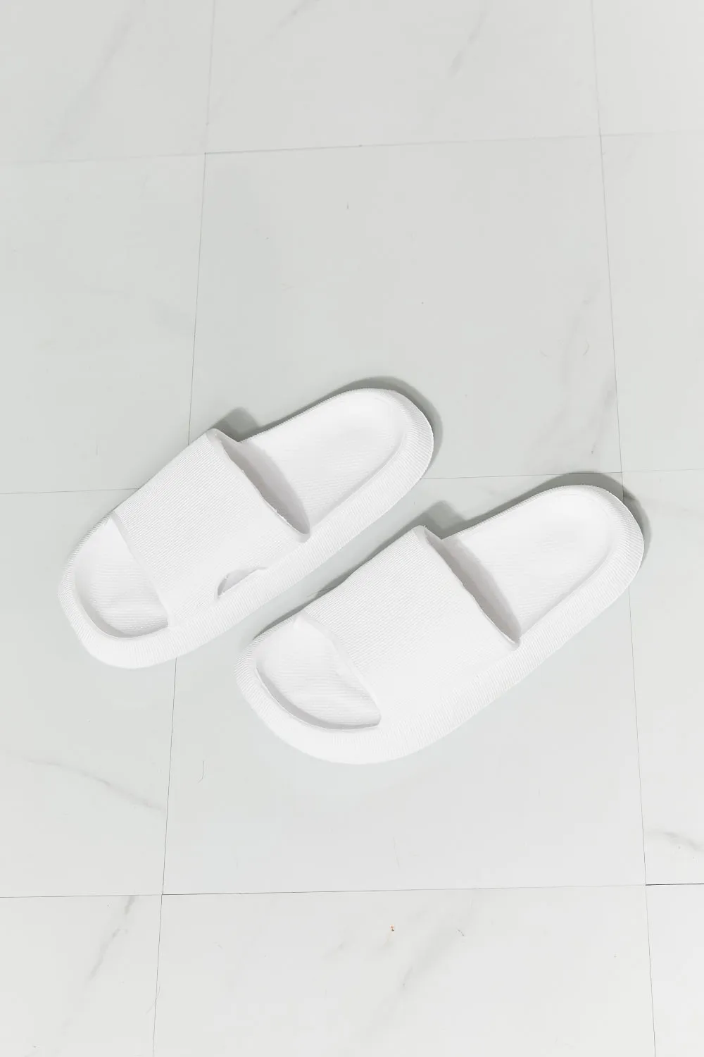 MMShoes Arms Around Me Open Toe Slide in White