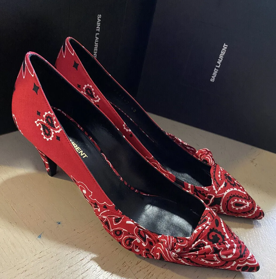 NIB $895 Saint Laurent Women Bandana Dress Shoes Red 7 US ( 37 Eu )