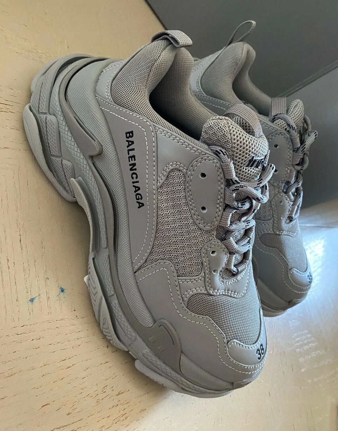 NIB $975 Balenciaga Women Triple S Sneakers Shoes Gray 8 US/38 Eu