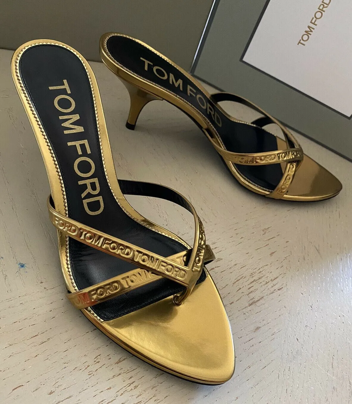 NIB $990 Tom Ford Women Leather Logo Thong Sandal Shoes Gold 8 US/38 Eu Italy