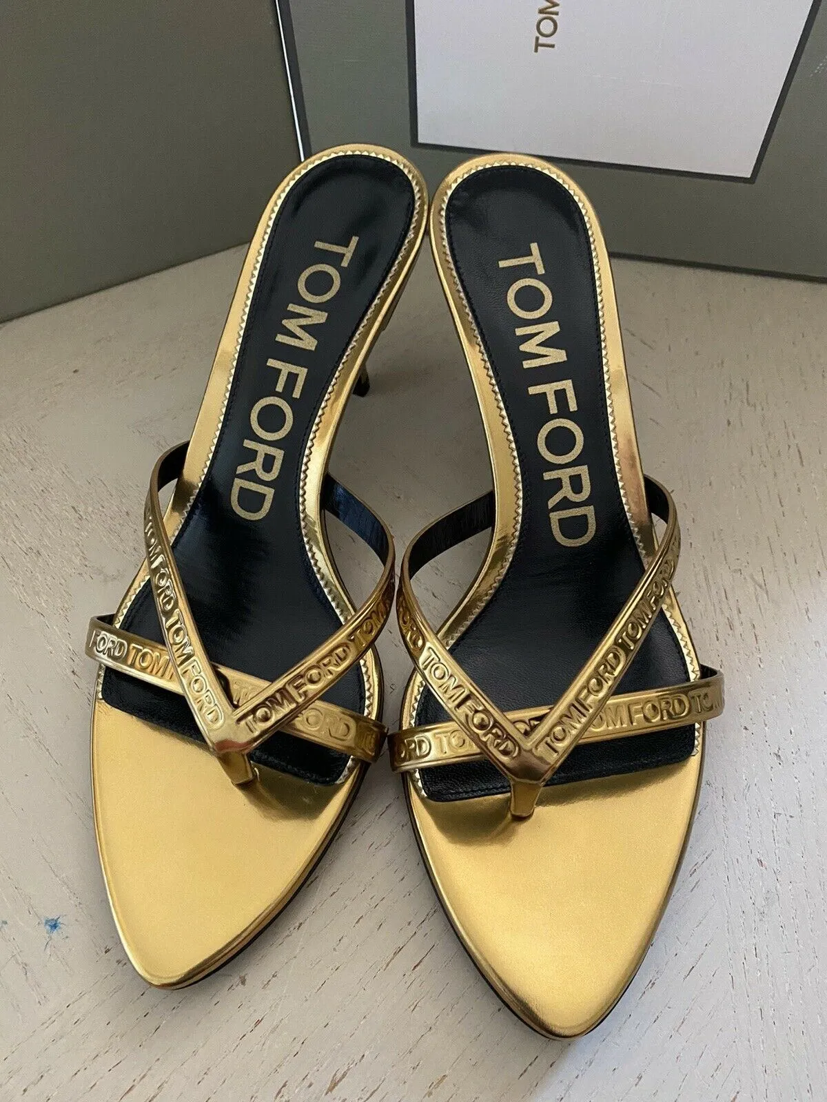 NIB $990 Tom Ford Women Leather Logo Thong Sandal Shoes Gold 8 US/38 Eu Italy