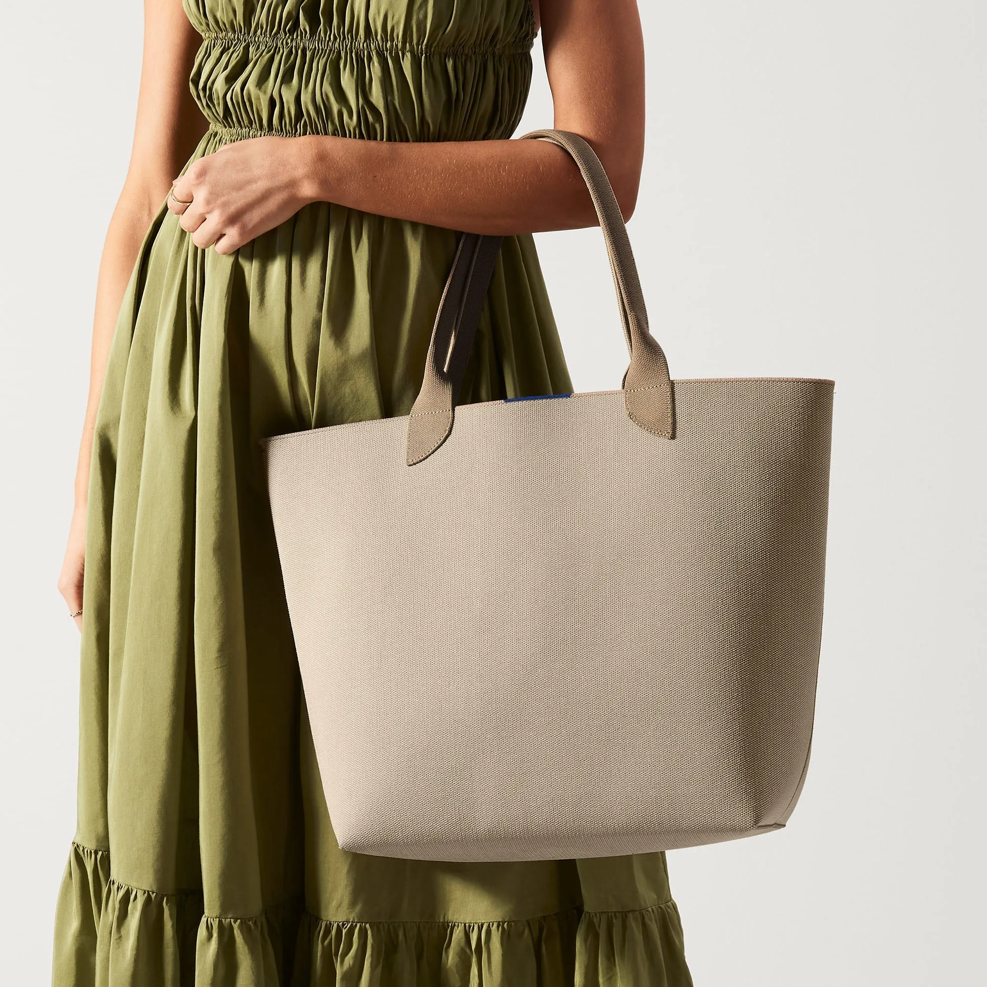 The Lightweight Tote - Soft Sesame