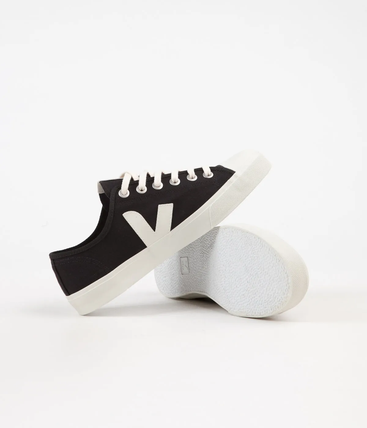 Veja Wata Canvas Shoes - Black / White